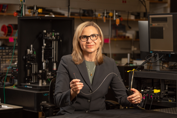 Jennifer Barton's "Itty Bitty" Falloposcope