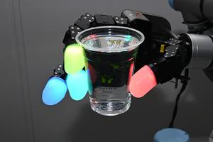 Robotic Hands with Omnidirectional Tactile Sensors_2