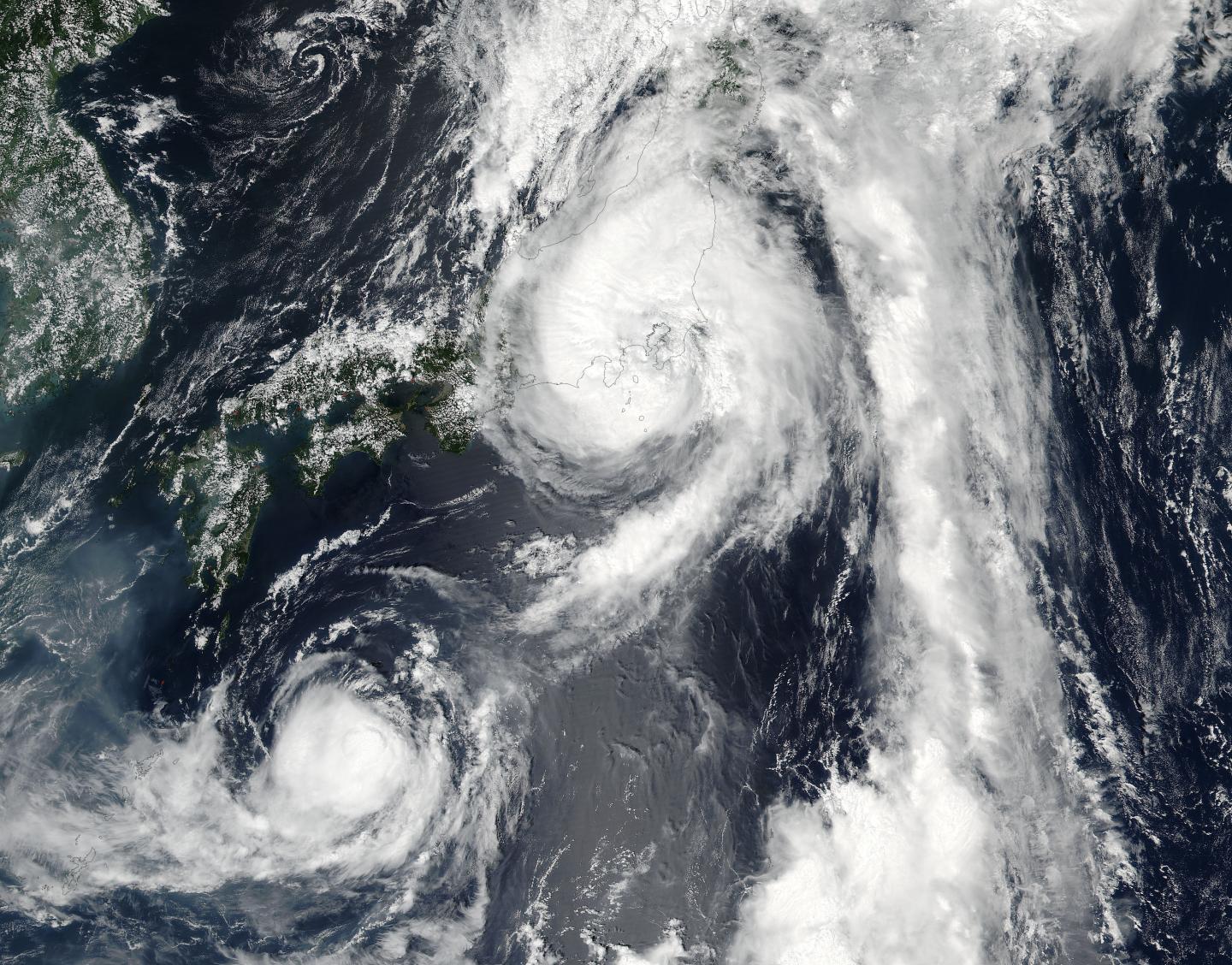 Suomi NPP Image of Lionrock and Mindulle