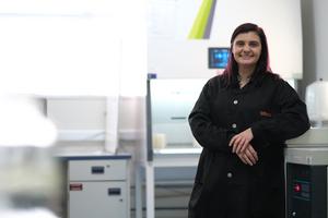 Dr Janca Pieters in her lab in the Department of Microbiology at Stellenbosch University.