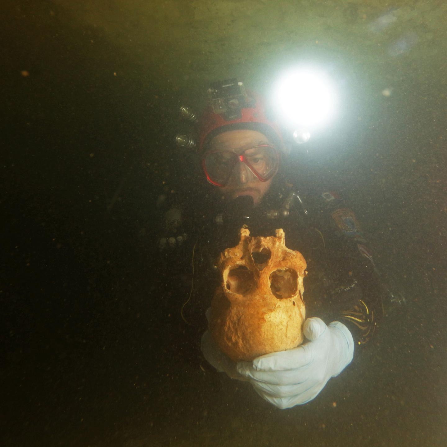 9,900-year-old Mexican female skeleton distinct from other early American settlers