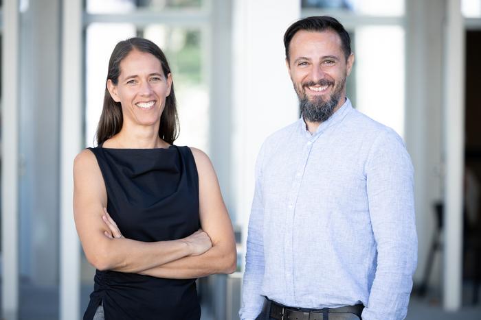 Theresa Rienmüller from the Institute of Biomechanics and Robert Winkler from the Institute of Electron Microscopy and Nanoanalysis at Graz University of Technology.