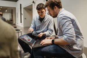 Entrepreneurs communicating online