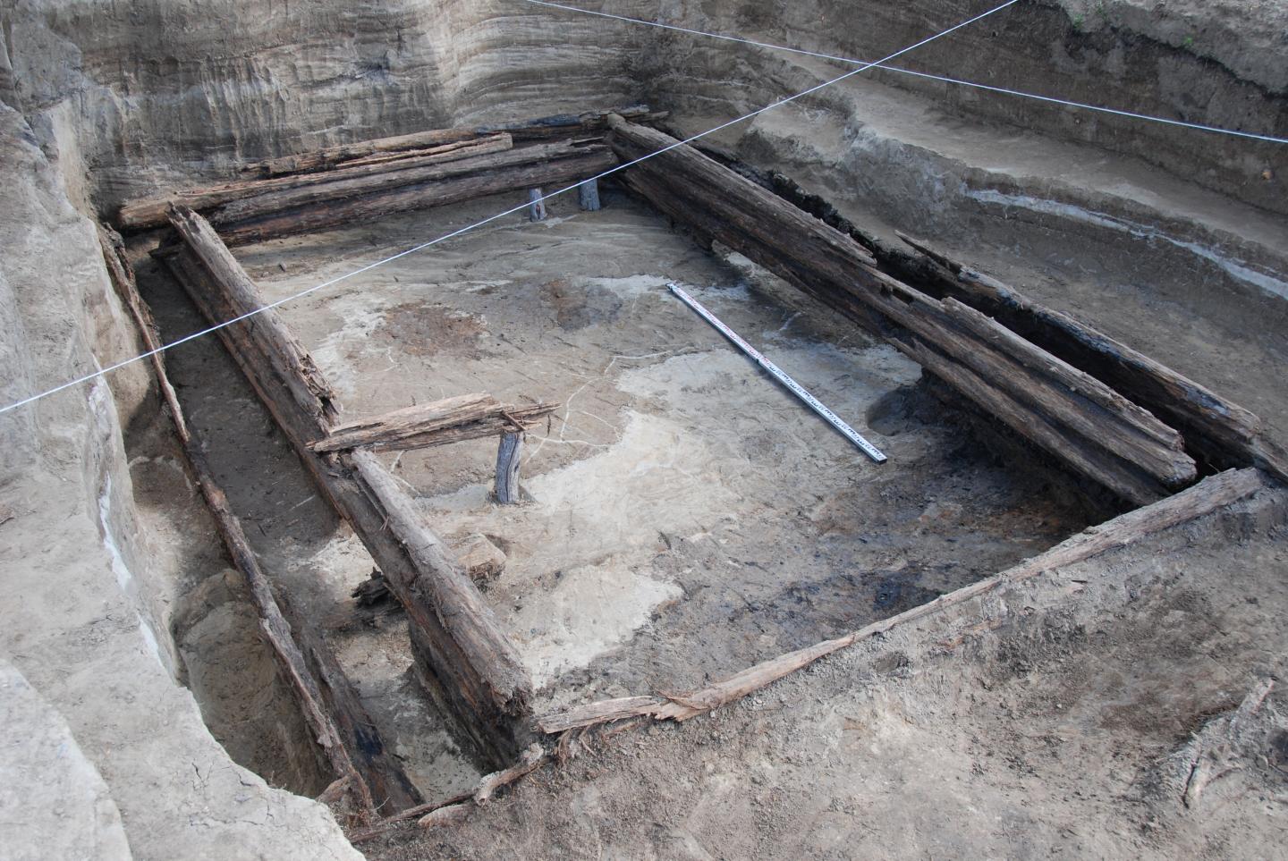 UTMN Expedition Excavated a Dugout on Karachinsky Island (2 of 2)