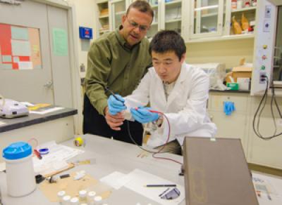 NJIT Professor Som Mitra's Flexible Battery