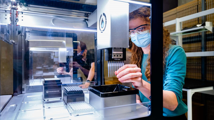 CPA_RESIZE_RP Lab Photos_33234D_0631_16x9