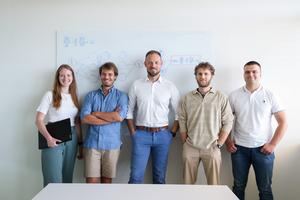 The team at the new CD laboratory (from left): Larissa Jeindl, Marian Staggl, laboratory head Stefan Posch, Paul Horvath and Miloš Babić.