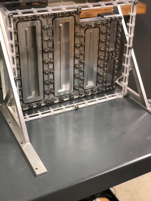 Tapered Liquid Acquisition Device