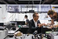 Juergen Popp and Tobias Meyer from the Leibniz Institute for Photonic Technology