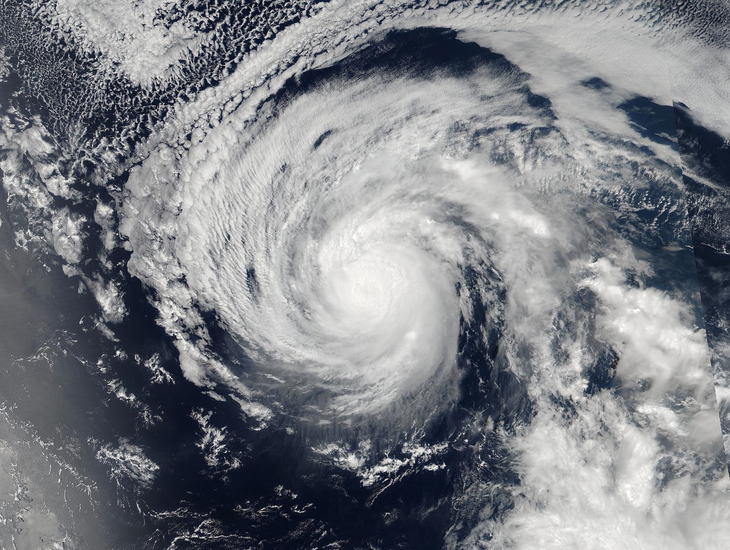 Suomi NPP image of Lester