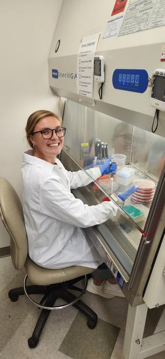 Erica Hastings in lab