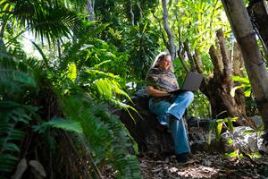 Professor Claudia Vickers