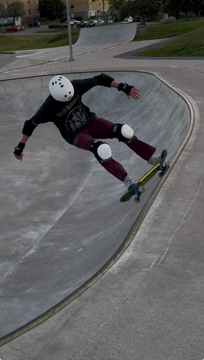 Gerhard Andersson skateboarding in the summer of 2025.