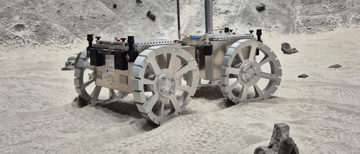 Mars rover with sandfish wheels