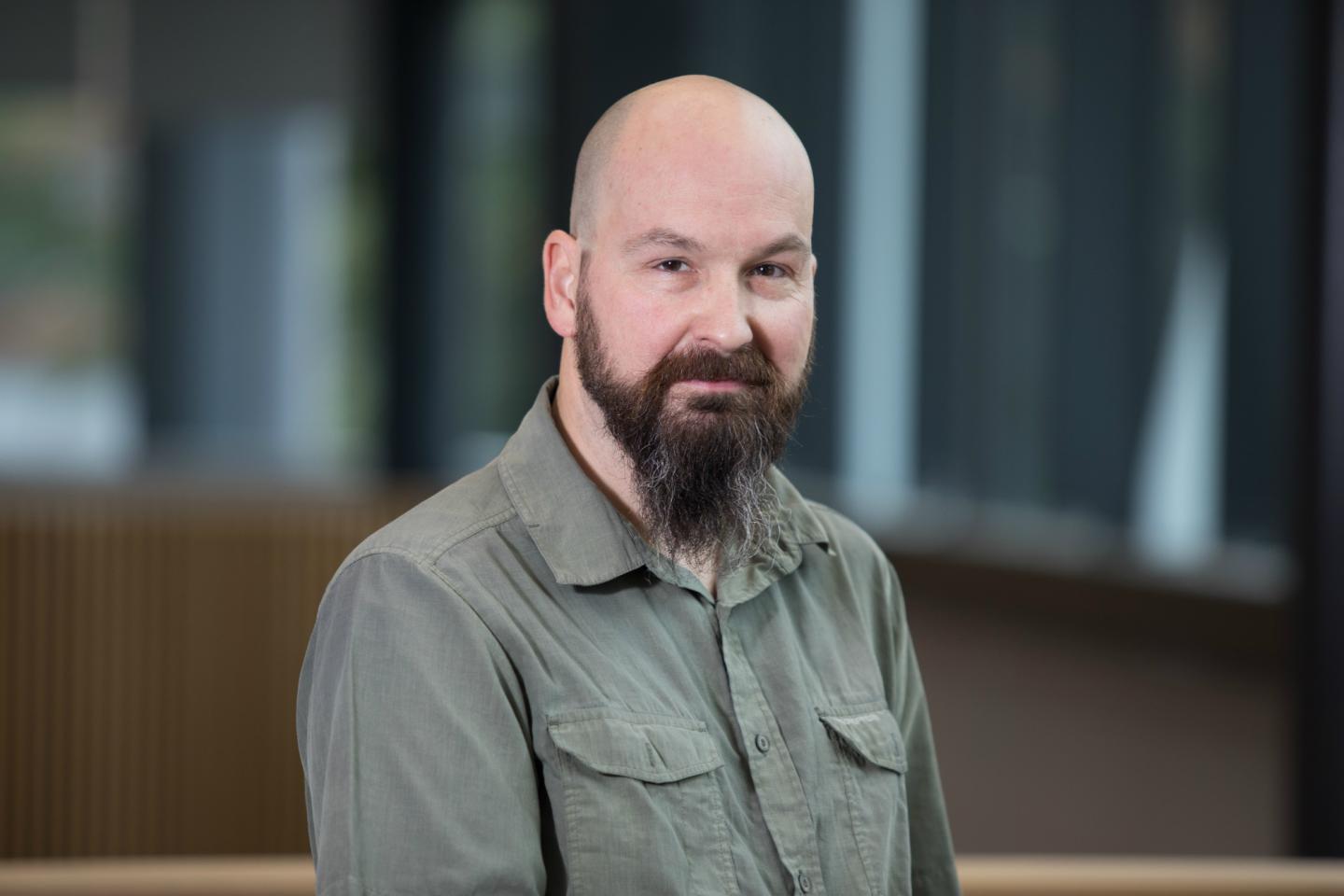 Luc Bussière, 	University of Stirling