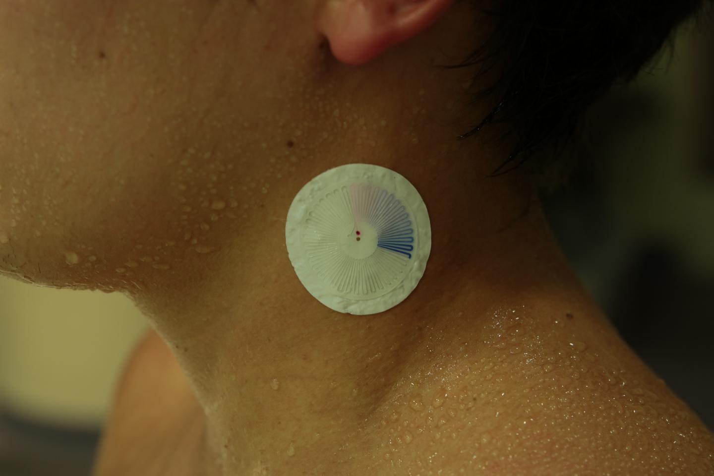 New Wearable Chemical Sensor Analyzes Sweat During Exercise, Even Swimming (6 of 11)