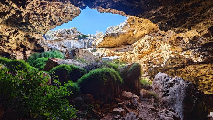 Nullarbor Plain cave interiorNullarbor Plain cave interior
