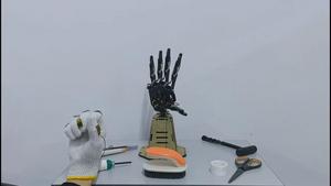 “Skin” of pressure sensors could help robots feel touch