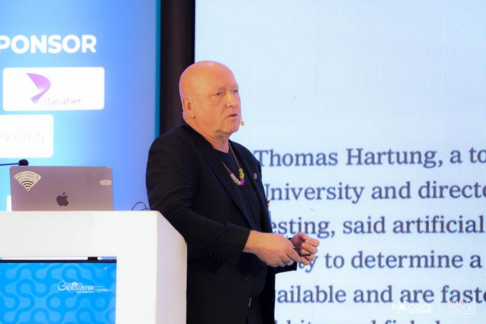 Thomas Hartung speaking at 3rd Edition of the International Conference on Advances in 3D Cell Culture