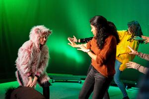 Priya Reddy (front) dances her PhD thesis for the University of Jena's video.