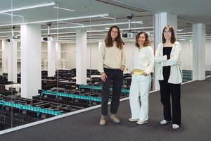 BSC researchers in front of MareNostrum 5 supercomputer