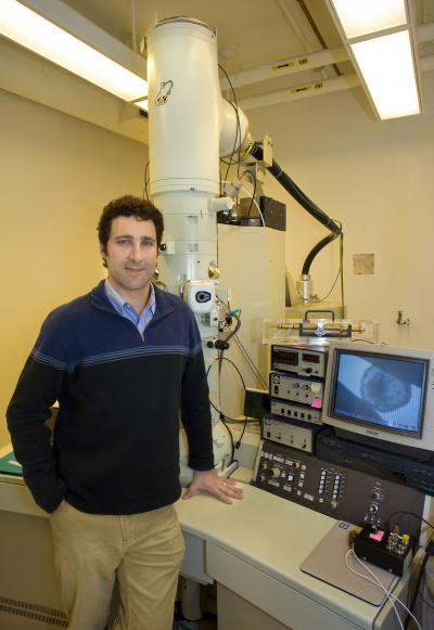 Andrew Minor and the In Situ Microscope