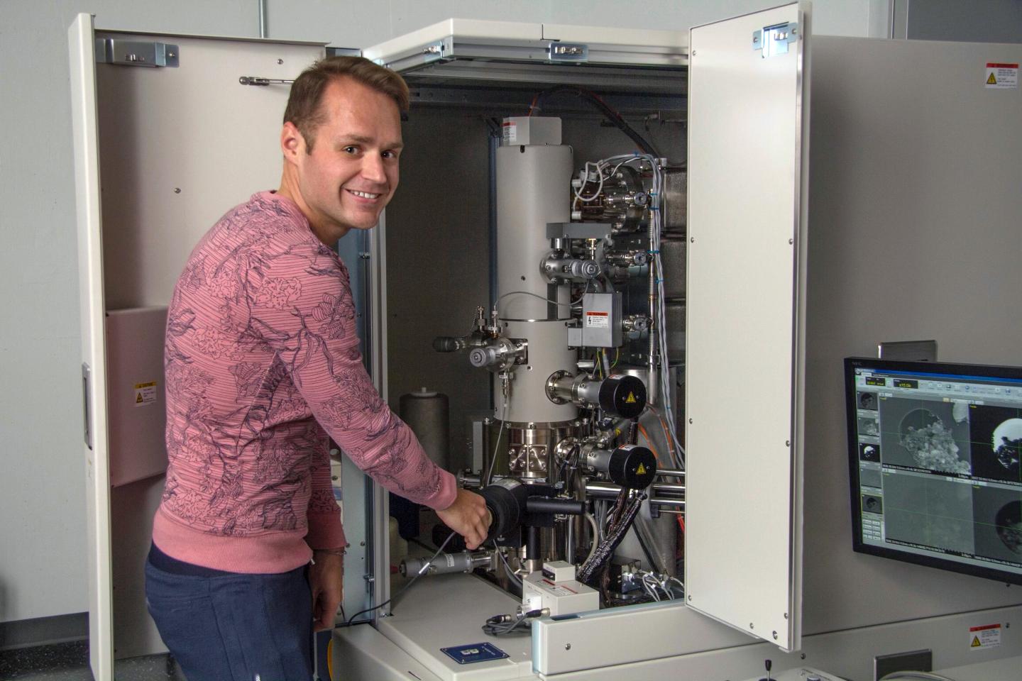 Electron Microscope