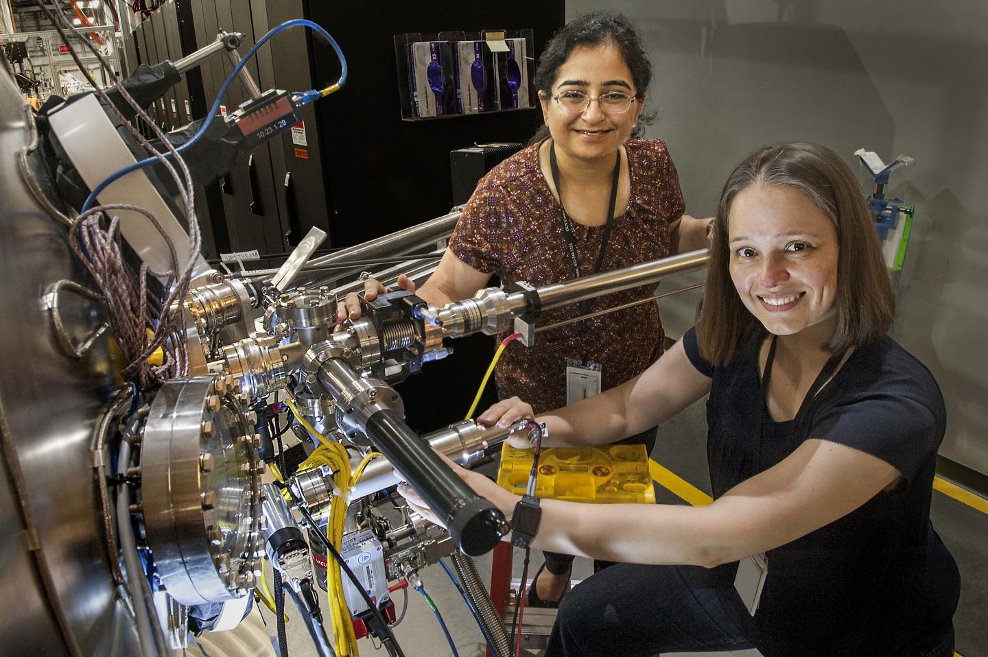 Scientists at CSX Beamline (2 of 2)
