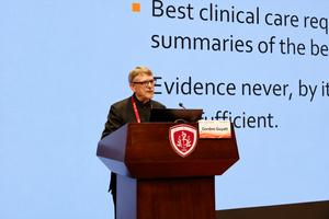 Professor Gordon Guyatt delivering his keynote address