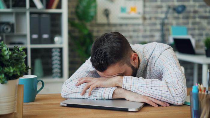 Sleep patterns linked to variation in health, cognition, lifestyle, and brain organization