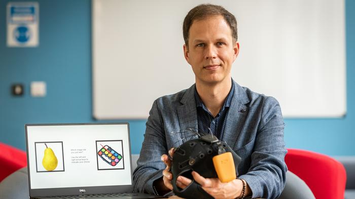 Dr George Stothart with the Fastball EEG system