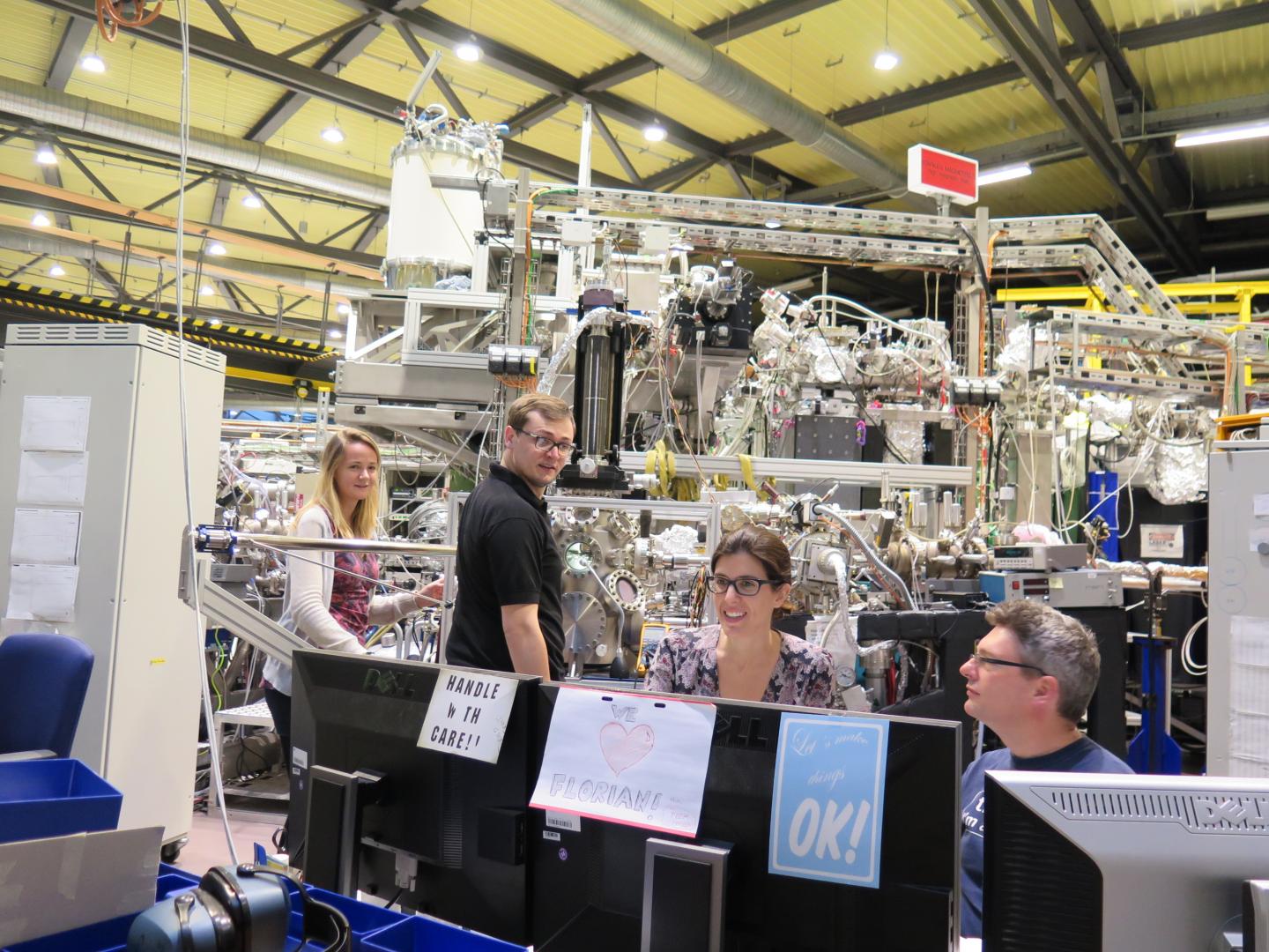 Nightshift at BESSY II is Teamwork