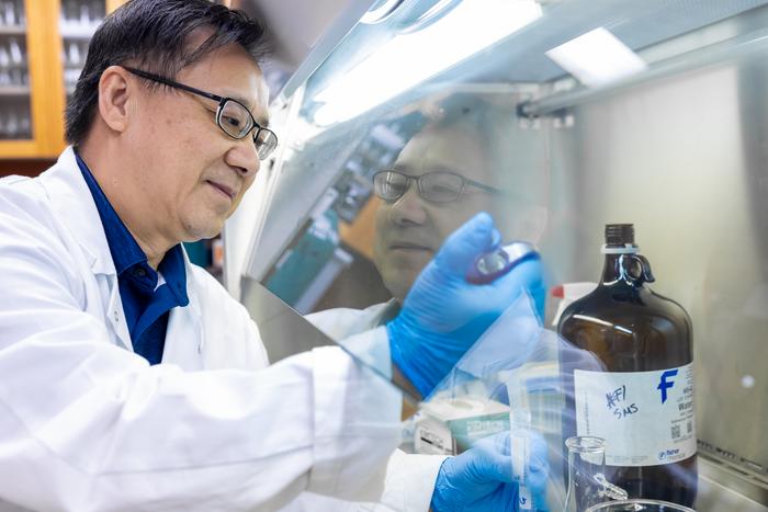 Jie Zhuang in the lab