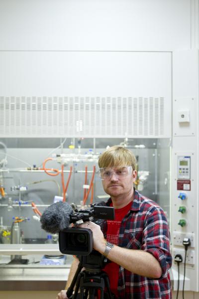 <i>Science</i> Honors Ultra-Popular Chemistry Videos With SPORE Award (2 of 4)