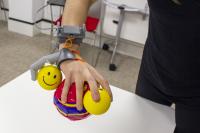 Third Thumb training task
