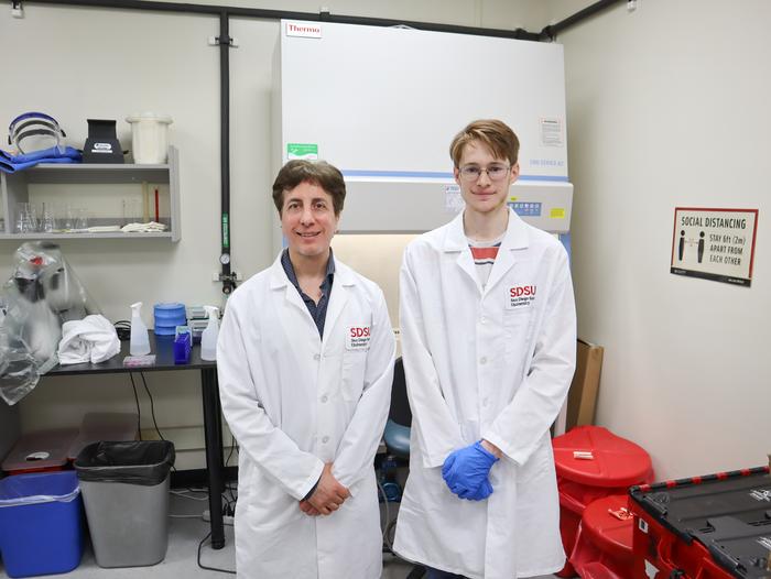 Mauro Tambasco and Connor Schmidt in the lab (SDSU)