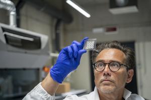Paolo Cesare in the lab