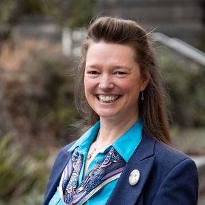 Associate Professor Gail Iles
