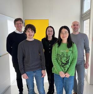 The Stuttgart research team (from left to right): Prof. Stephan Nussberger, Benjamin Renz, Prof. Laura Na Liu, Dr. Sisi Fan, Prof. Thomas Speck