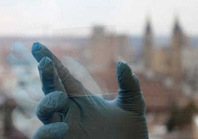 New Electrode Could Lead to Shatterproof Smartphone Displays