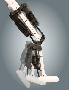 Robotic leg with artificial muscles