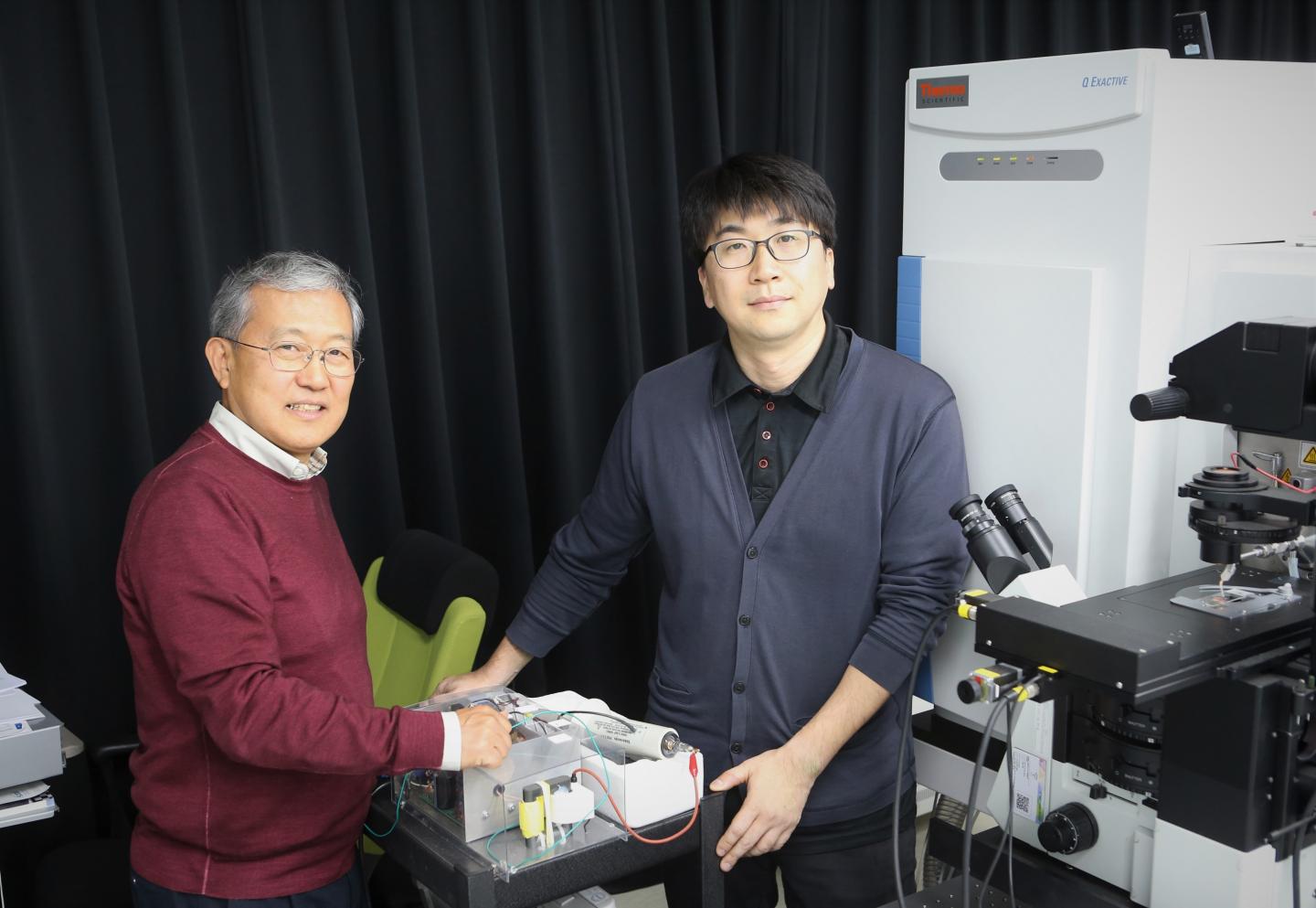 Dae Won Moon and Dr. Jae Young Kim, Daegu Gyeongbuk Institute of Science and Technology