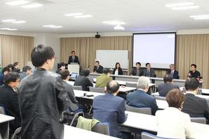 A symposium on esports co-hosted by Kobe University and Kansai Press Club