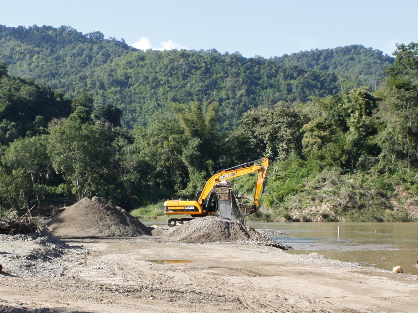 Hidden Impacts of Sand Extraction and Trade (2 of 2)