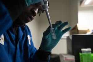 Dr. Girgis Obaid lab photo 1