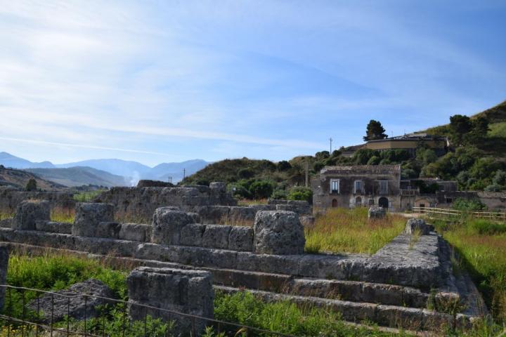 Who fought in the ancient Greek Battles of Himera? Chemical Evidence Provides Answers