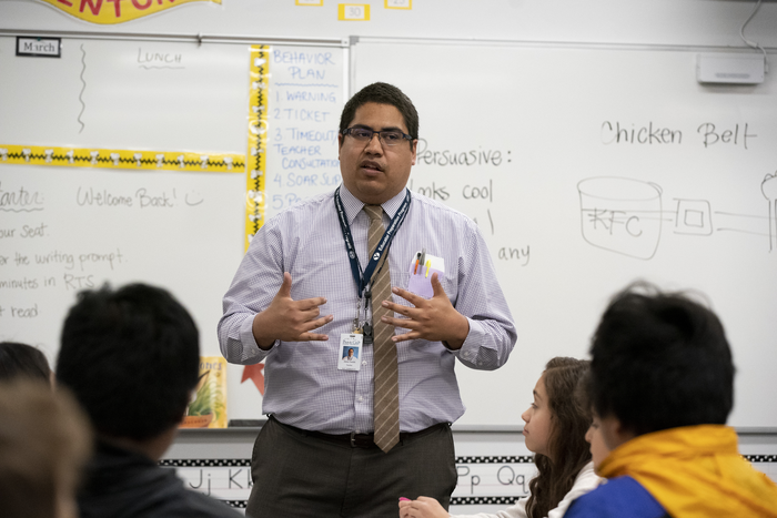 Praising middle school students improves classroom behavior