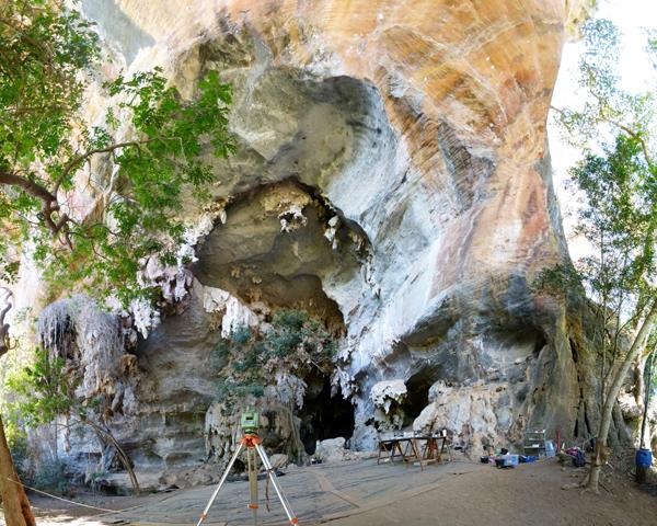 Lapa do Santo Rock Shelter