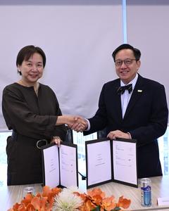 Doreen Siow and Professor Chong Yap Seng