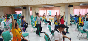 Training community volunteers to become the leader for care prevention group exercise